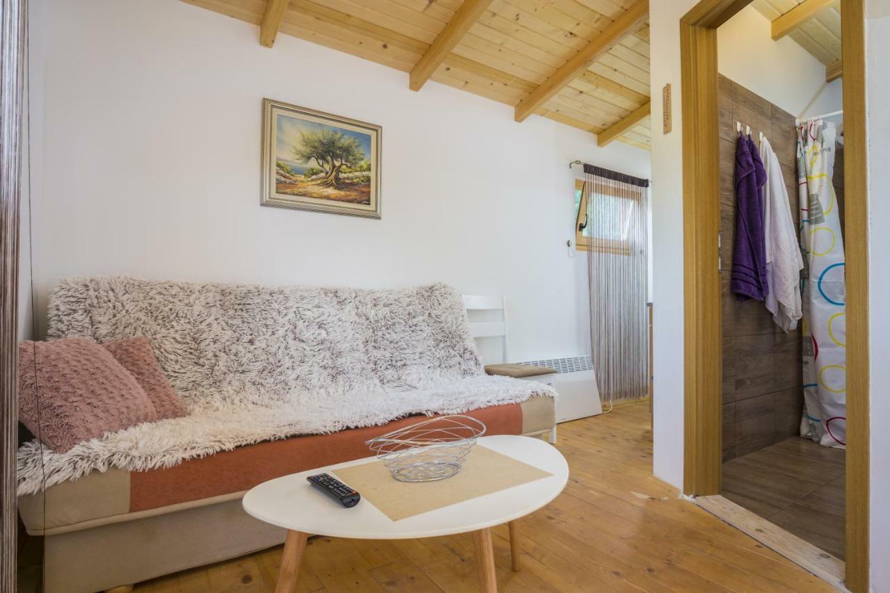 Eco Holiday Home Lavanda Funtana Exterior foto